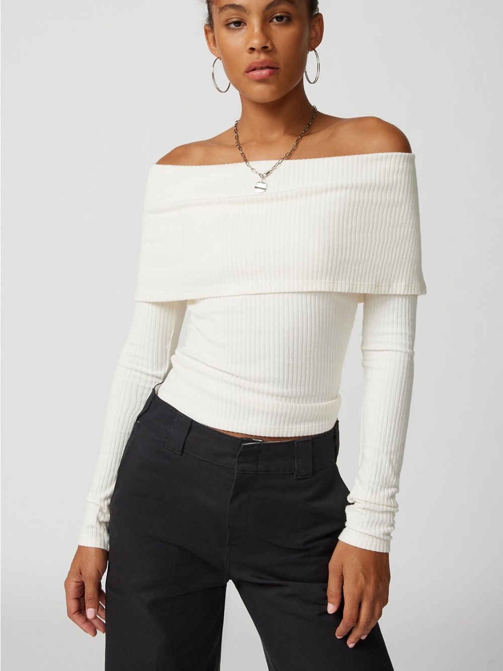 UO Off-Shoulder Ribbed Long-Sleeve Top - White